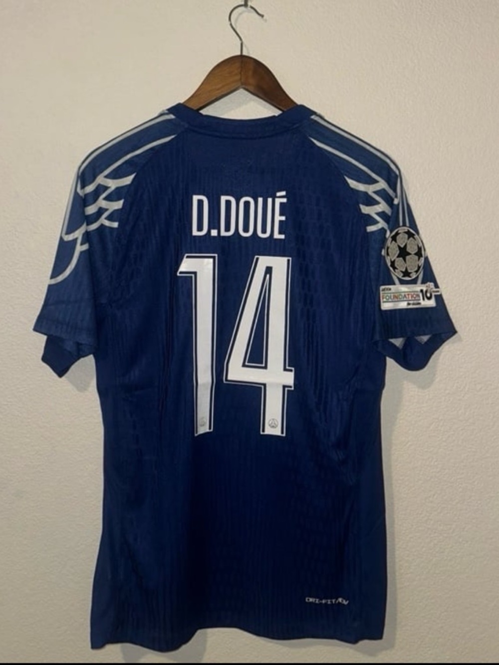 PSG 2025/26 Fourth Jersey - Desire Doue - Size M - Picture 2 of 5